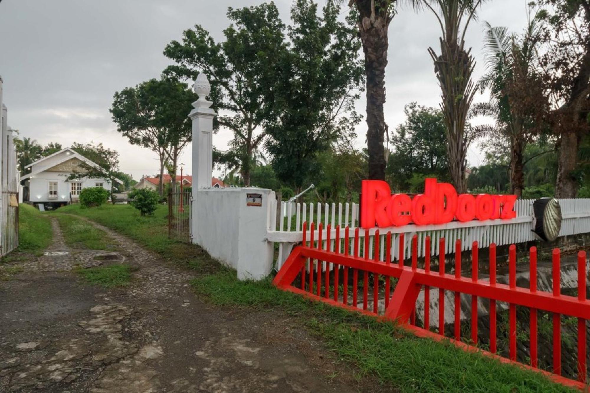 Reddoorz Syariah Near Suzuya Mall Banda Aceh 2 Geutieue Eksteriør bilde